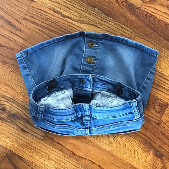 Cat & Jack Blue Jean Denim Skirt
4 / 5 XS Extra Small 
2 Snap Snaps Embellish - Picture 6 of 13